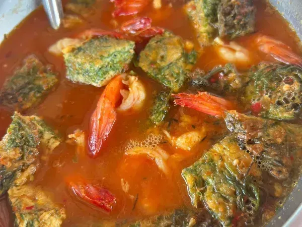 แกงส้มชะครามกุ้ง